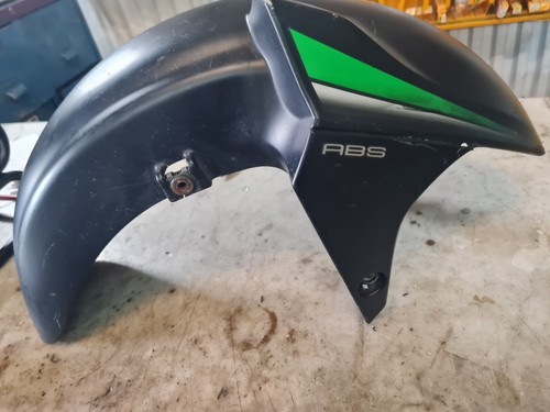 Kawasaki j300 front fender - j300,